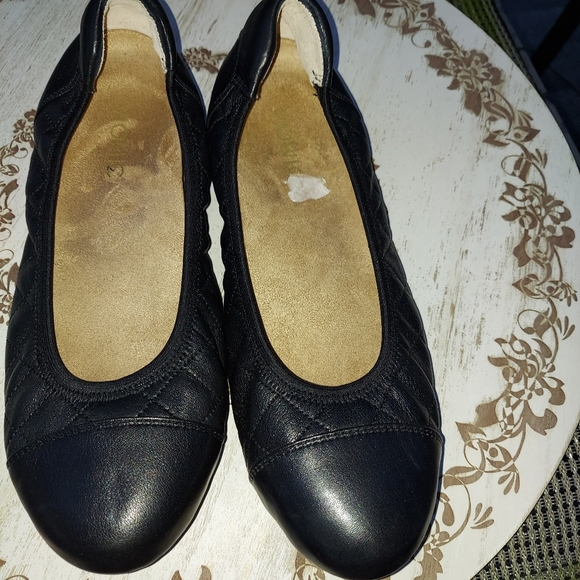 black ballet flats comfortable